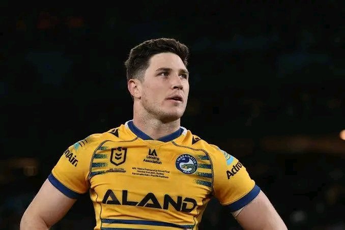 Kind Gesture: To show appreciation, Parramatta Eels halfback and captain Mitchell Moses donates part of salary to support homelessness fight in Australia.     Parramatta Eels CEO Jim Sarantinos praised the captain’s gesture, calling it “a reflection of true leadership both on and off the field.”     “I’ve been fortunate in my life and career,” Moses said in a club statement. “But not everyone gets those chances. If I can use my position to make even a small dent in the homelessness crisis, then it’s absolutely worth it.”  Full Details ⬇️ ⬇️ 