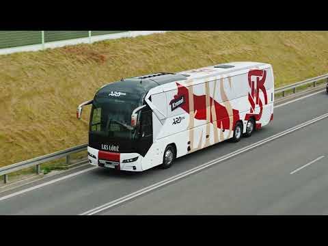 Kibice ŁKS Łódź zachwyceni po tym, jak były kapitan podarował klubowi nowy autokar